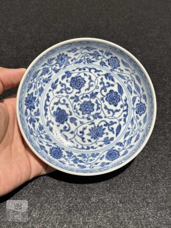清道光 青花缠枝莲纹盘一对 - 图4